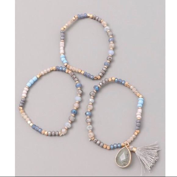 Last 1! 🌟Beaded Bracelet Stack - Picture 4 of 4